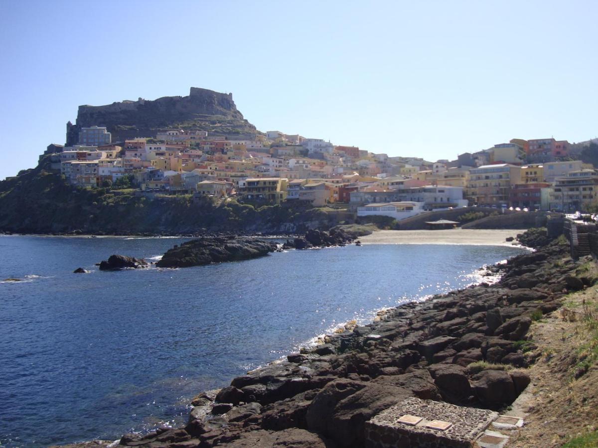 Grazioso Attico Vicino Alla Spiaggia E Al Centro Castelsardo Eksteriør billede