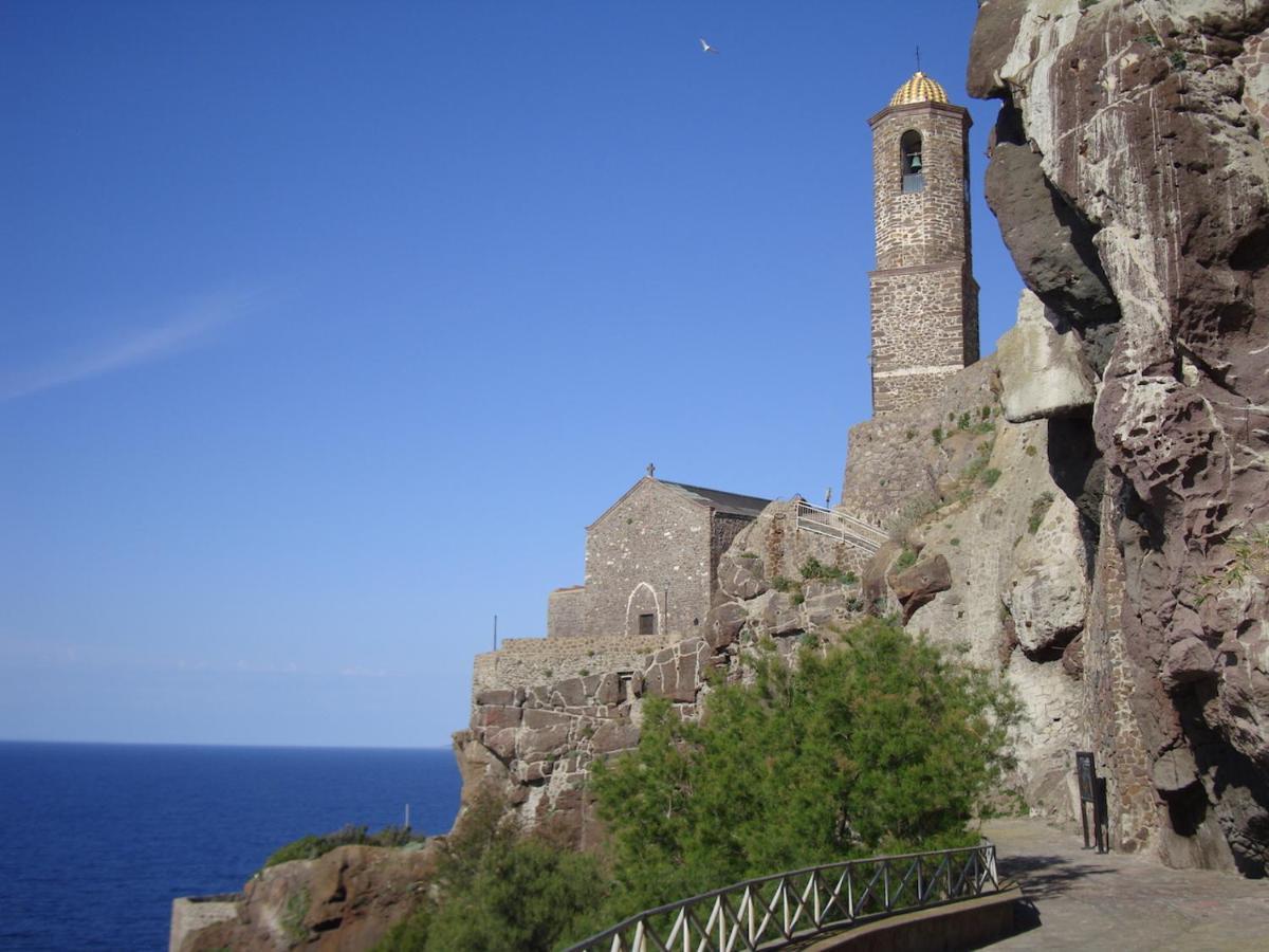 Grazioso Attico Vicino Alla Spiaggia E Al Centro Castelsardo Eksteriør billede